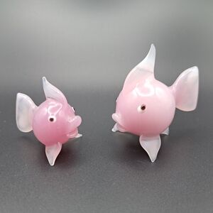 ​Vtg Pink Opalescent Art Glass Fish Figurines - Set of 2 - Hand Blown Miniature